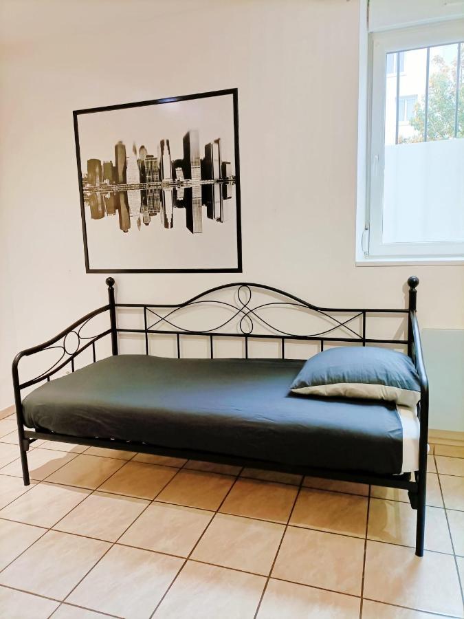 Charmant Studio Proximite Centre-Ville Et Gare Chalons en Champagne Ngoại thất bức ảnh